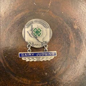 1960 to Texas fourth round up dairy judging pin